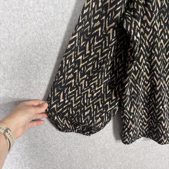 Maurices Blouse 2X Black Tan Chevron Flowy Satin Neutrals Boho Cottage Loud - Picture 6 of 13